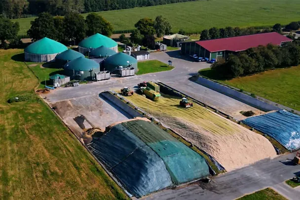 Luftbild Biogasanlage und Silofläche auf Gut Hülsenberg Luftbild Biogasanlage und Silofläche auf Gut Hülsenberg